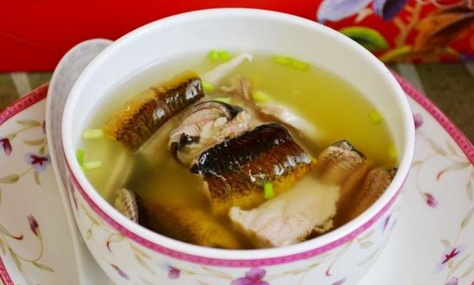 被女主播炒热的黄鳝，有种女人很需要？坐月子喝黄鳝汤补气、养血