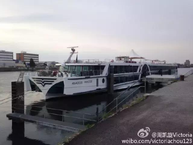 堪称瑞士旅游达人的钟表编辑们分享巴展期间“吃喝玩住”全攻略！