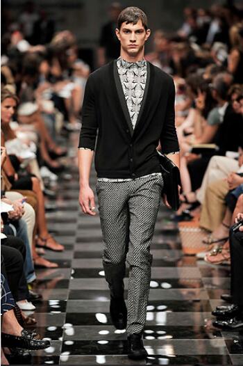 世界十大服装品牌男装,男装t恤夏季世界品牌大全