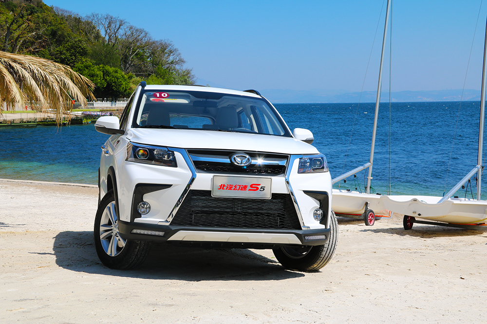 北汽幻速s6对比雷克萨斯,北汽幻速s517款换雷克萨斯长标