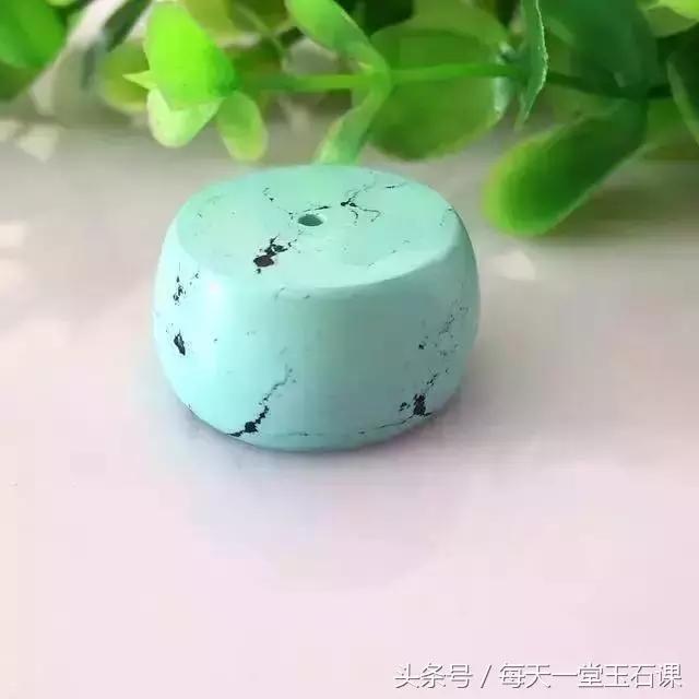 绿松石用酒精泡了一个晚上,绿松石清水洗后凉凉的立马就干了