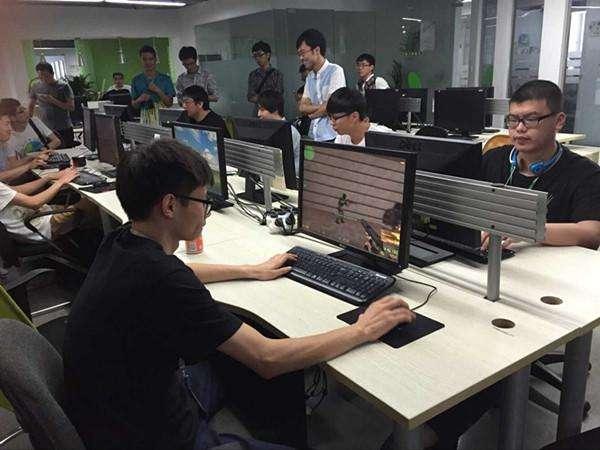 玩cs推荐什么电竞鼠标,cs电竞专用鼠标