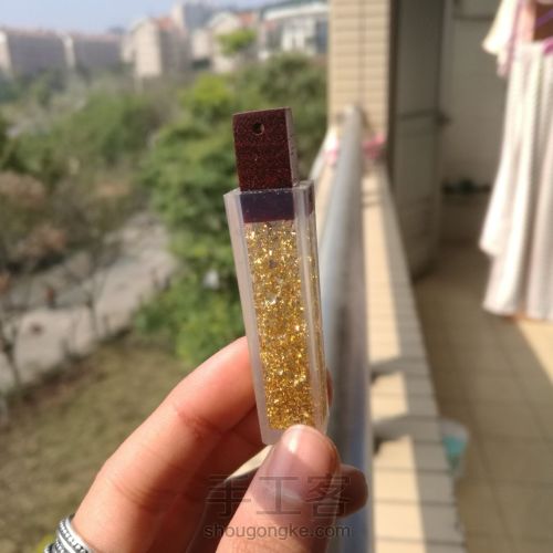 香槟金箔与木吊坠