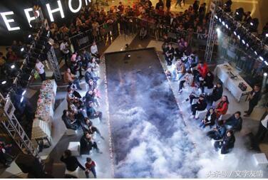 超模在大型超市走秀,超模商场走秀高清