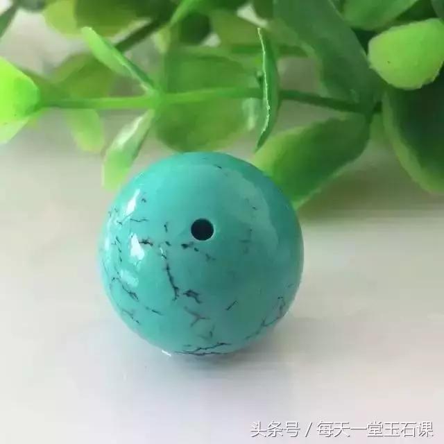 绿松石用酒精泡了一个晚上,绿松石清水洗后凉凉的立马就干了