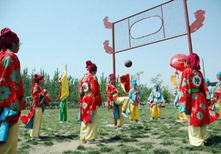 中国是足球的发源地，现在却如此不给力，全怪这个皇帝？