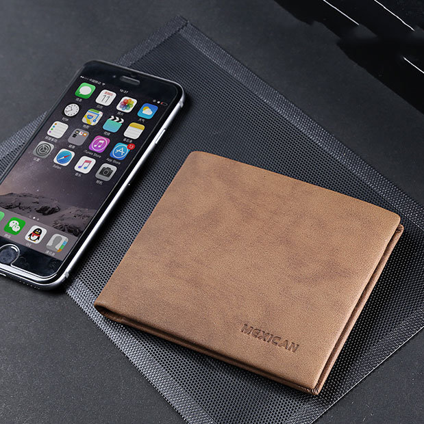 送他一款钱包,悄悄贴上你们的合照