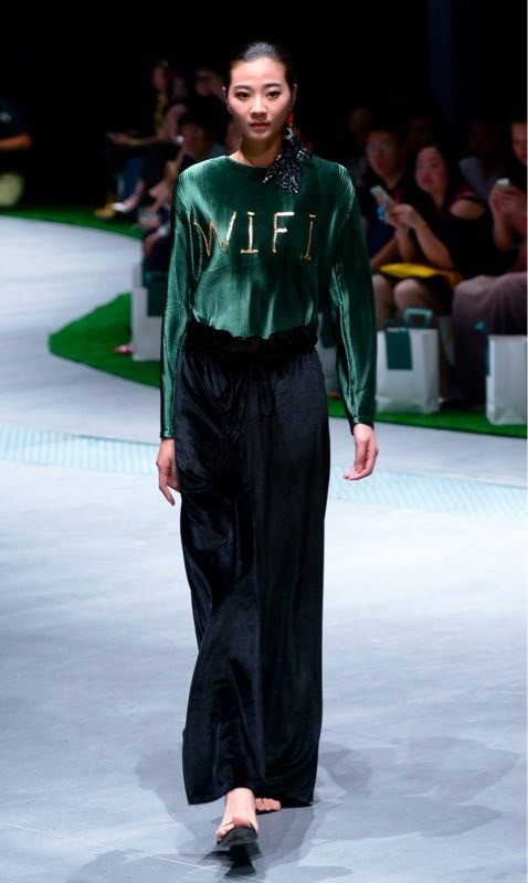 薰若XD2C直击服装设计师神秘的工作室!