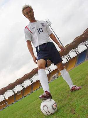 国足中韩长沙胜利,国足比赛张艺兴领唱