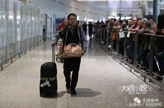 家人伴着一碗饺子等70年，老母亲遗愿：让他在我坟前烧点纸