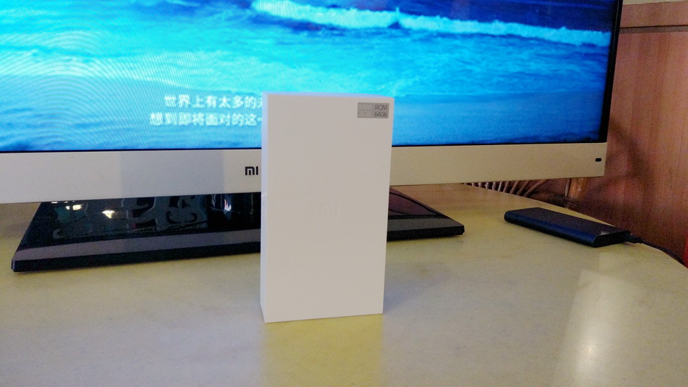 这是一部真小米手机,又轻又薄的小米手机5c