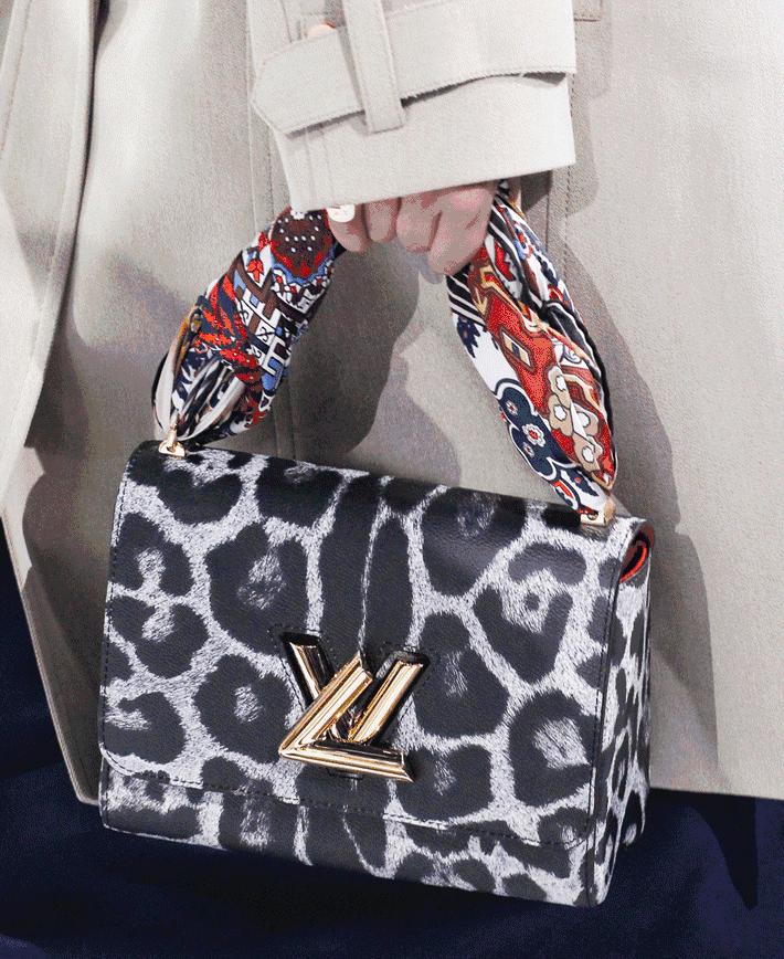 今年不用买包了，买一打肩带就行