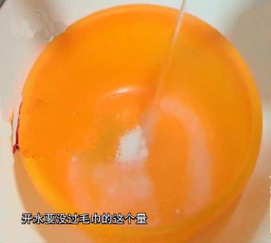 一拧毛巾就流出恶心的黏状物，丢了又可惜，教你一招变干爽