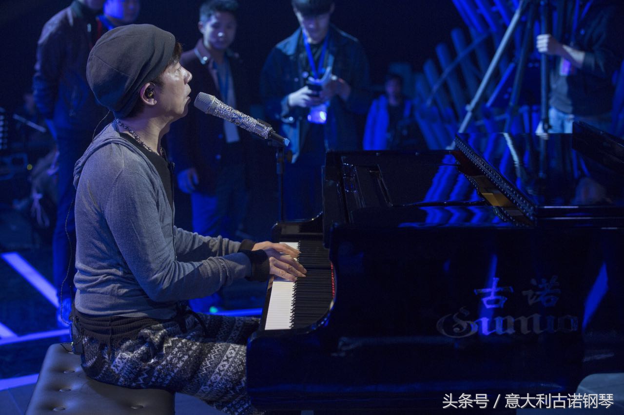 张信哲伍思凯合唱,张信哲伍思凯围炉音乐会