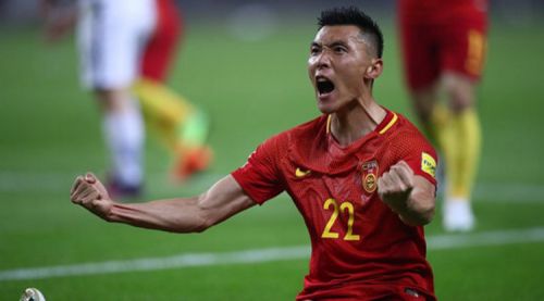 让我流下眼泪的不止昨夜的酒,让我流下眼泪的不止是昨夜的酒