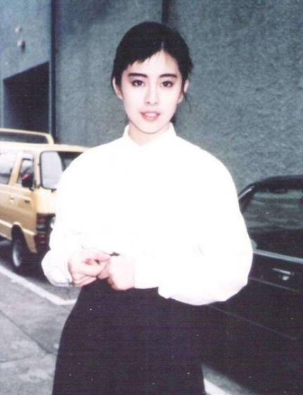 大方脸大饼脸发型,适合脸大且不对称脸型的发型