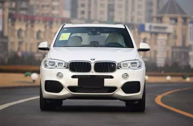 今天我去买车了！大伙看看劳斯莱斯幻影怎么样