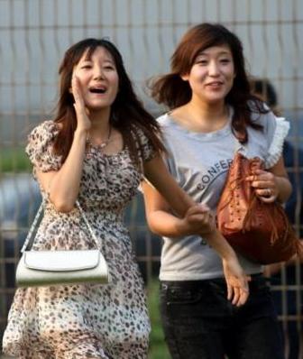 国足女明星球迷,国足女球迷欢呼