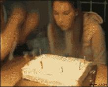 小婊砸,这是我的,别跟我抢