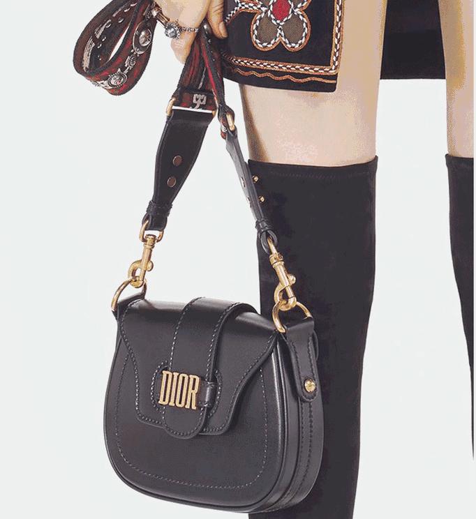 今年不用买包了，买一打肩带就行