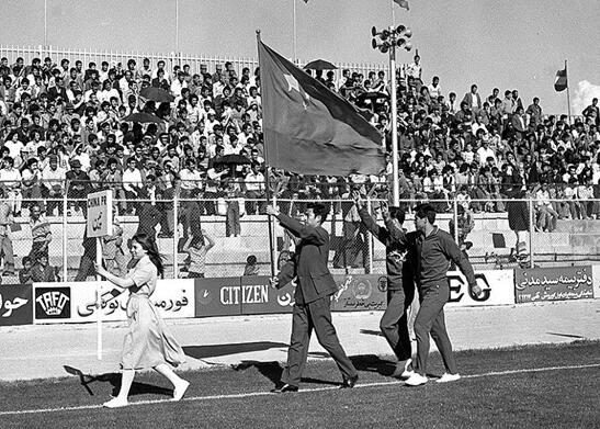 地狱龙主唱,地狱主场现场