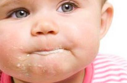 宝宝吐奶怎么办最好方法,宝宝吐奶怎么办如何正确护理