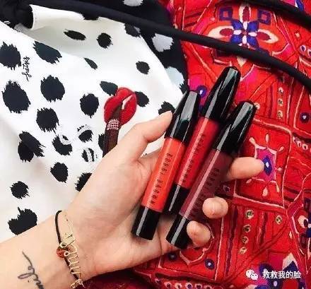 不是所有口红牌子都适合自己,不是所有人都适合哑光口红