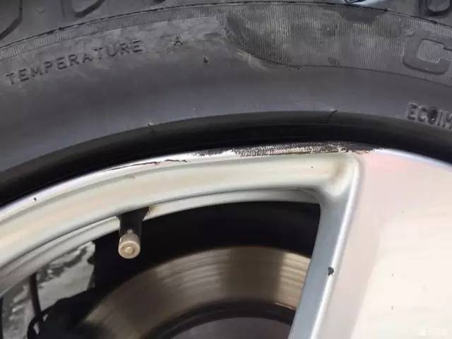 轿车慢撒气是什么原因,汽车慢撒气怎么解决