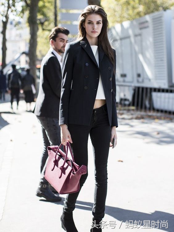 更适合年轻女孩的大牌包包,适合夏天的粉色包包推荐