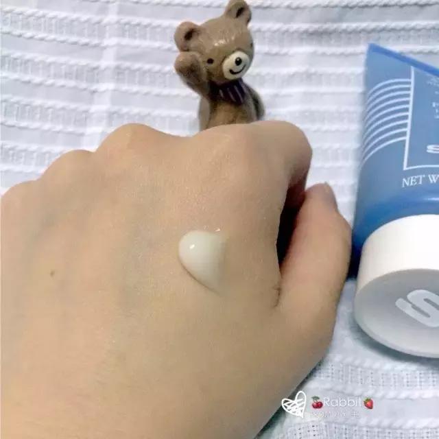 爆痘脱皮怎么快速解决,换季爆痘干燥