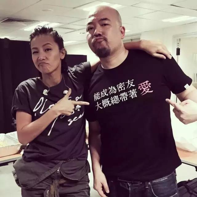 成军20年的*月天五**写满了我们青春,但他们做的潮牌真的丑爆了