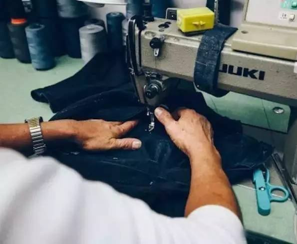 新买的牛仔裤破了怎么补救,牛仔裤破了怎么办