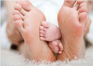 为什么三个月的婴儿都是灰指甲,指甲发黄警惕灰指甲