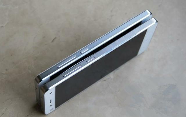 真机还是山寨机,这两款小米4你能分辨吗?