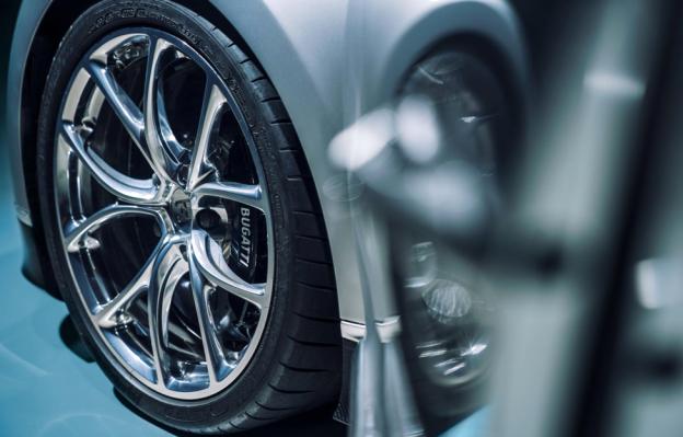 布加迪威龙490公里极速切勿模仿,布加迪威龙417公里极速视频