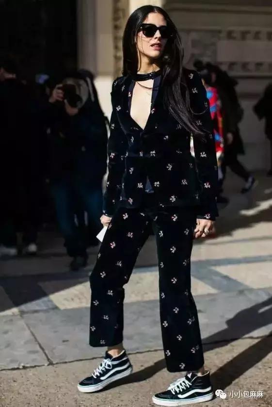 小白鞋挑什么颜色,小白鞋测评推荐