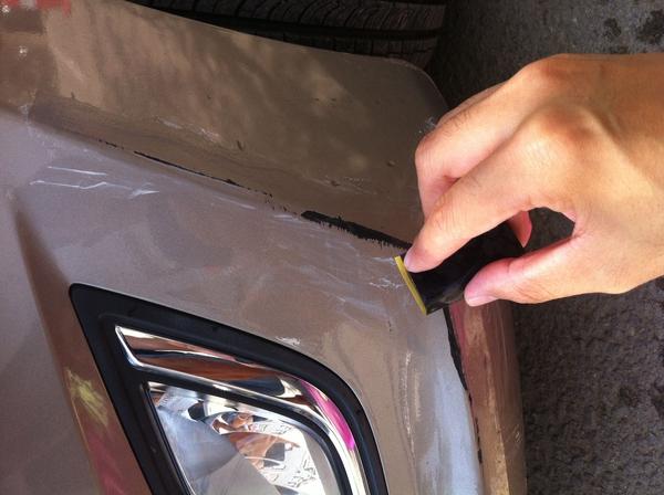 十块钱简单搞定车身划痕刮伤,没必要大老远跑去4S店喷漆