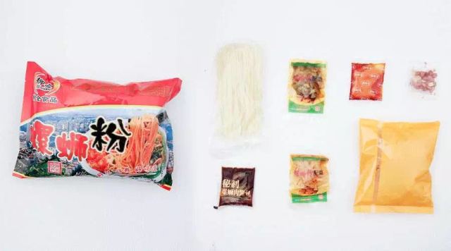 最全的螺蛳粉测评,第一次吃螺蛳粉测评