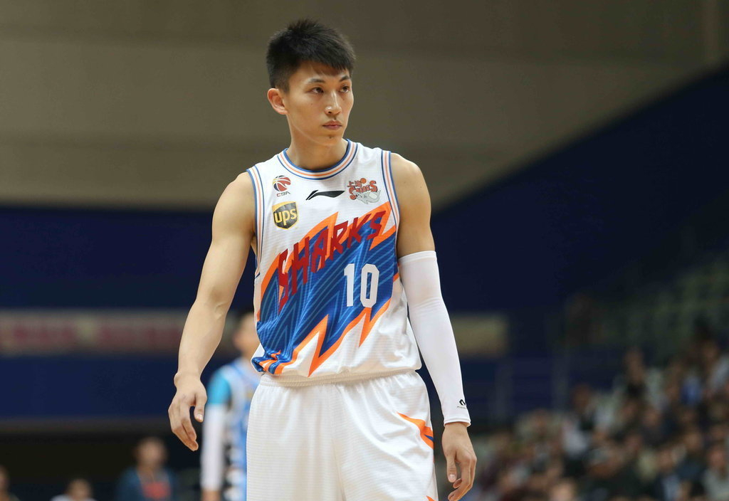 运动员的背后你知多少？训练练到双膝红肿淤青，甚至脚趾盖磨掉！