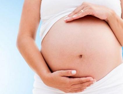 女人脸上长斑的原因和处理方法,女人脸上长斑是什么原因如何解决