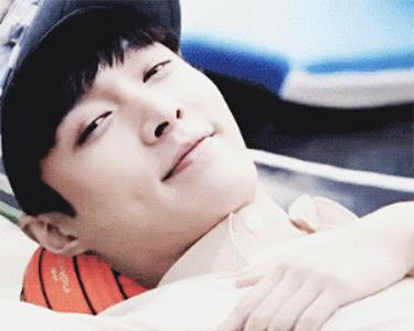 你是各种瓶瓶罐罐的化妆水收集癖吗?得意地大声说我是!