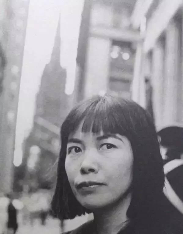 草间弥生9岁精神病33岁爱59岁老头,维持十年无性恋爱