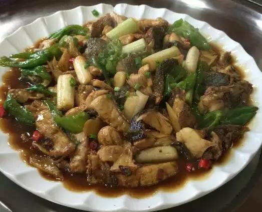 直男别再傻傻叫女朋友多喝热水了,直男们别再回复多喝热水