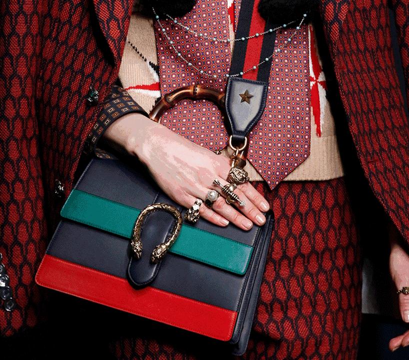 今年不用买包了，买一打肩带就行