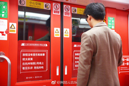 如何在电脑上做一个简易的ppt,如何用手机代替电脑演示ppt