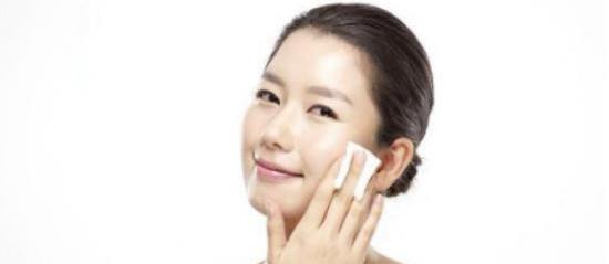 脸颊额头毛孔粗大补水就会改善吗,额头毛孔粗大如何改善学生