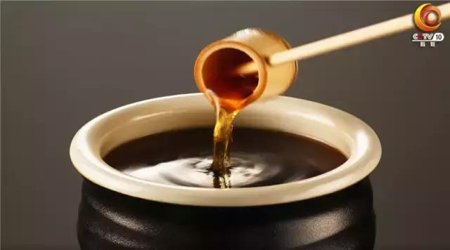 嘴角起泡上火了吃什么降火最快,嘴角起泡怎么判断是疱疹还是上火