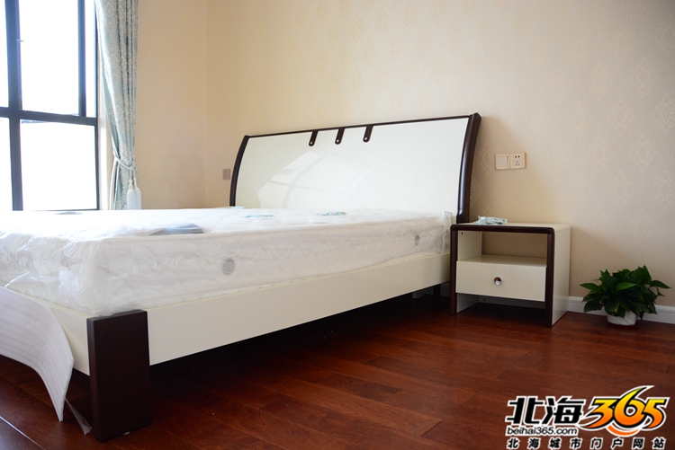 海岸华府三房,海岸华府3室