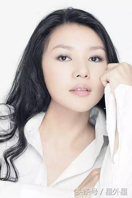 沉寂10年后再度歌唱，她依然是华语歌坛独有的标志性声音