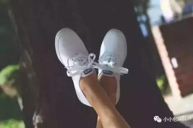 小白鞋挑什么颜色,小白鞋测评推荐